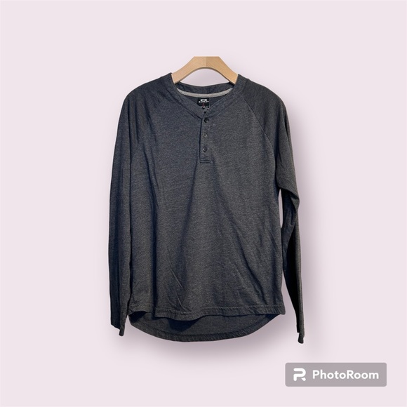 Oakley Men’s Henley Style Shirt Medium - Picture 2 of 4